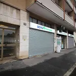 Lägenhet Check-inganni, Sopra La Metropolitana Fianco Cdi