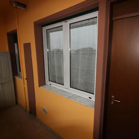 Check-inganni, Sopra La Metropolitana Fianco Cdi