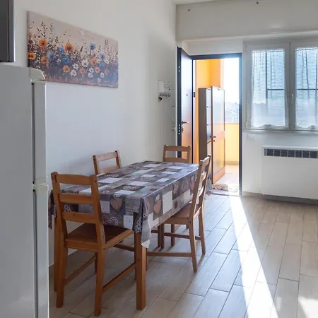 Apartament Check-inganni, Sopra La Metropolitana Fianco Cdi Mediolan