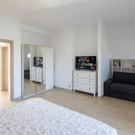 Apartament Check-inganni, Sopra La Metropolitana Fianco Cdi