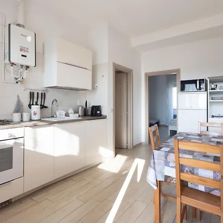 Check-inganni, Sopra La Metropolitana Fianco Cdi Apartament