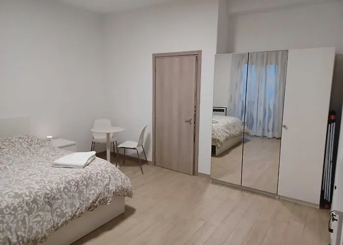 Check-inganni, Sopra La Metropolitana Fianco Cdi Апартаменты