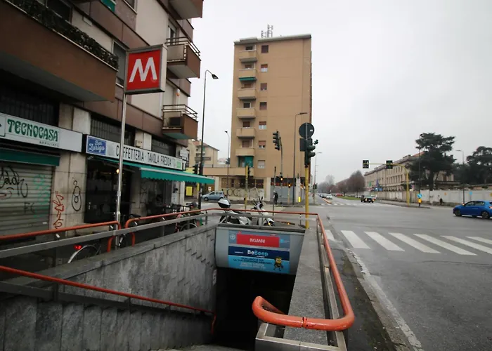 Check-inganni, Sopra La Metropolitana Fianco Cdi