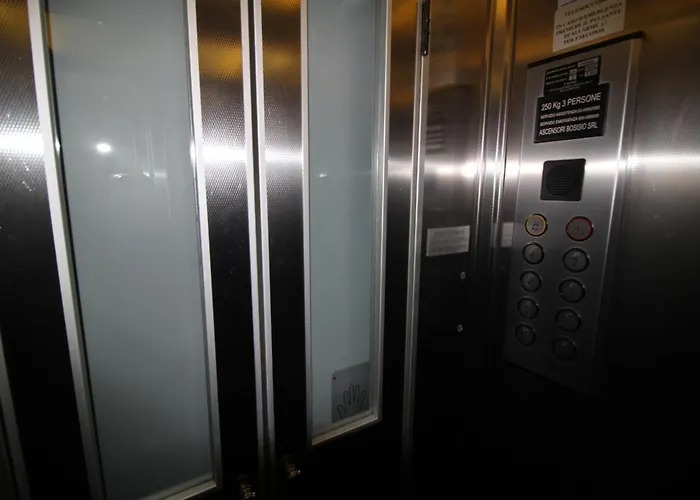 Check-inganni, Sopra La Metropolitana Fianco Cdi Апартаменты *